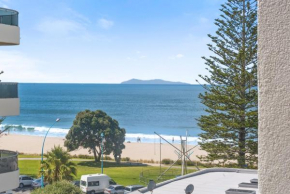 Гостиница Penthouse Apartment, 23 Maunganui Rd  Маунт Маунгани